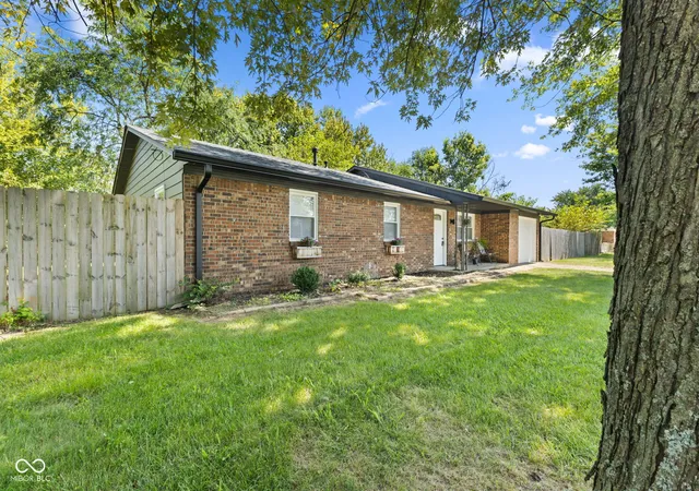 Photo 3 of Single family home for sale at 2437 Chappie Ln, Indianapolis, IN 46229 | MLS# 22124172 | Listing updated on 2026-09-17