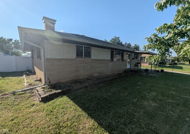 Photo 2 of Sale Pending at 718 Killian Dr, Beech Grove, IN 46107 | MLS# 22124191 | Listing updated on 2026-09-08