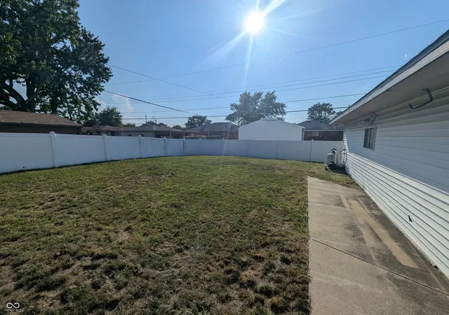 Photo 4 of Sale Pending at 718 Killian Dr, Beech Grove, IN 46107 | MLS# 22124191 | Listing updated on 2026-09-08
