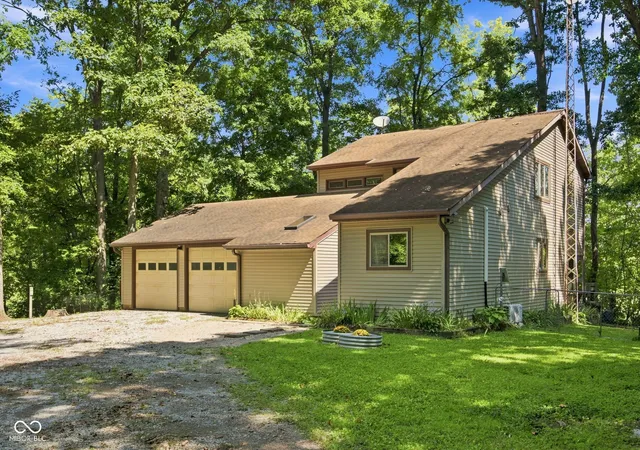 Photo 2 of Single family home for sale at 7637 E State Rd 47, Waveland, IN 47989 | MLS# 22124222 | Listing updated on 2026-09-03