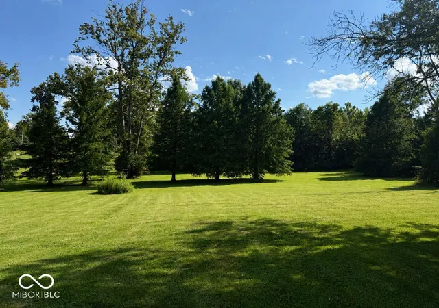 Photo 2 of Sale Pending at 4020 S 550 West, Columbus, IN 47201 | MLS# 22124276 | Listing updated on 2026-09-05