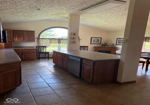 Photo 3 of Sale Pending at 4020 S 550 West, Columbus, IN 47201 | MLS# 22124276 | Listing updated on 2026-09-05