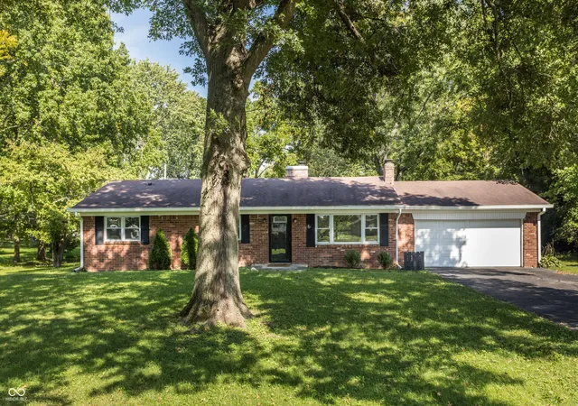Photo 2 of Single family home for sale at 10461 Woodlawn Dr, Carmel, IN 46280 | MLS# 22124278 | Listing updated on 2026-09-05