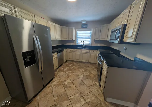 Photo 4 of Single family home for sale at 3660 W Smith Valley Rd, Greenwood, IN 46142 | MLS# 22124284 | Listing updated on 2026-09-05