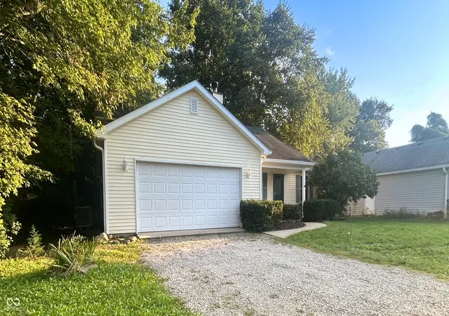 Photo 3 of Sale Pending at 315 Jefferson Valley, Coatesville, IN 46121 | MLS# 22124319 | Listing updated on 2026-09-08