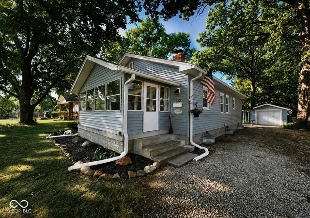 Photo 3 of Single family home for sale at 5634 Rawles Ave, Indianapolis, IN 46219 | MLS# 22124377 | Listing updated on 2026-09-05