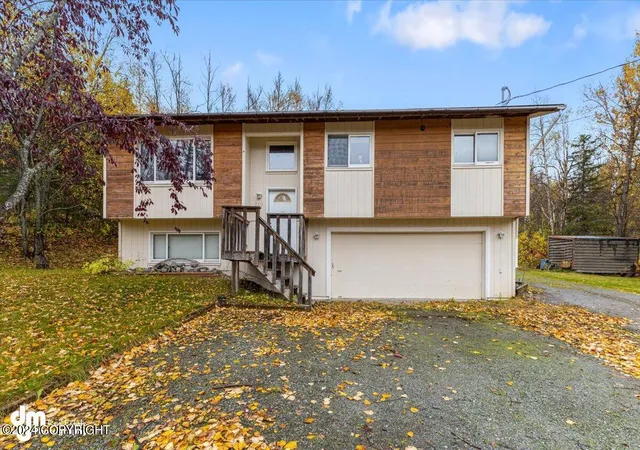 Photo 2 of Sale Pending at 250 E Luther Ave, Wasilla, AK 99654 | MLS# 26-12418 | Listing updated on 2026-10-16