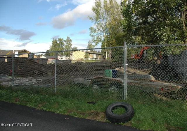 Photo 2 of Land for sale at 4300 Hayes St, Anchorage, AK 99503 | MLS# 26-6877 | Listing updated on 2026-10-02