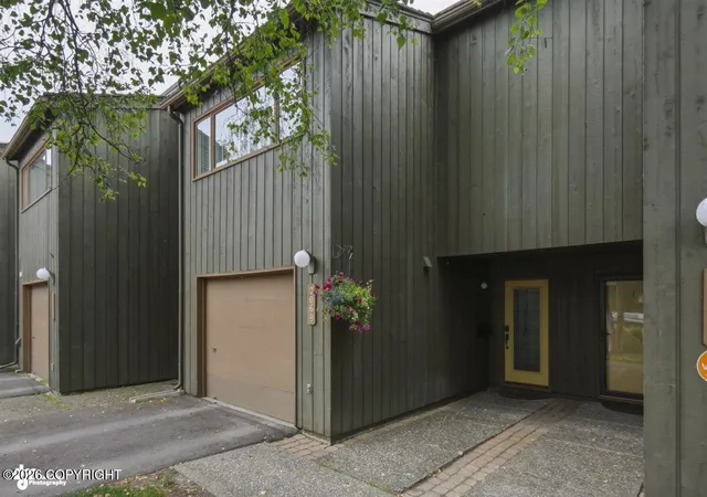 Photo 4 of Condo for sale at 2069 Cliffside Dr #21B-5, Anchorage, AK 99501 | MLS# 26-11506 | Listing updated on 2026-09-13