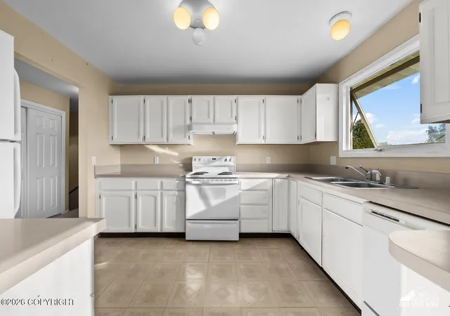Photo 4 of Sale Pending at 4029 W 89th Court, Anchorage, AK 99502 | MLS# 26-11555 | Listing updated on 2026-09-12