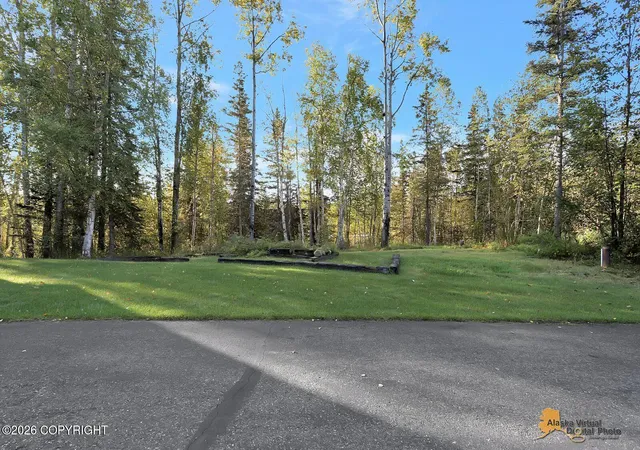 Photo 3 of Sale Pending at 3928 N Inspiration Loop, Wasilla, AK 99654 | MLS# 26-10892 | Listing updated on 2026-10-11