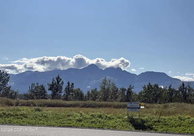 Photo 3 of Single family home for sale at 2749 S Sarah Lynn View Cir, Wasilla, AK 99645 | MLS# 26-11706 | Listing updated on 2026-09-11