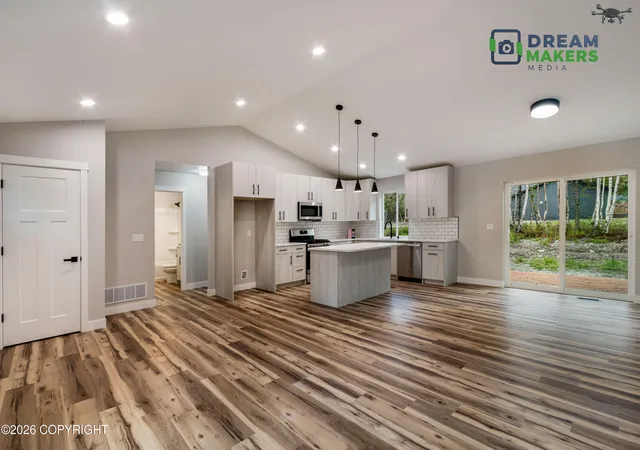Photo 3 of Sale Pending at 707 E Strathclyde Ln, Wasilla, AK 99654 | MLS# 26-11088 | Listing updated on 2026-09-12