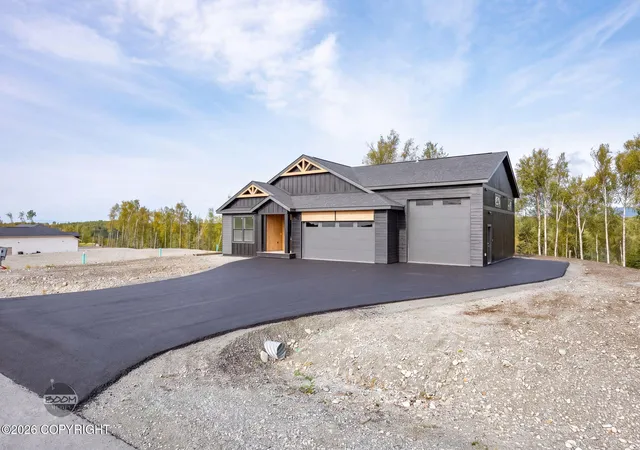 Photo 3 of Single family home for sale at 2609 W Longview Cir, Wasilla, AK 99654 | MLS# 26-11144 | Listing updated on 2026-09-19