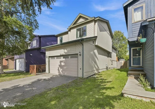 Photo 1 of Single family home for sale at 8019 Country Woods Dr, Anchorage, AK 99502 | MLS# 26-11136 | Listing updated on 2026-09-28