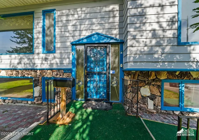 Photo 2 of Sale Pending at 3140 Ambergate Dr, Anchorage, AK 99504 | MLS# 26-11439 | Listing updated on 2026-09-09