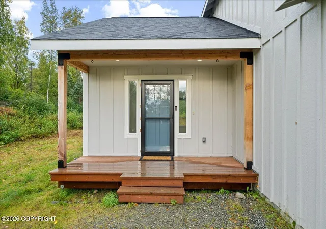 Photo 4 of Sale Pending at 2136 N Meadow Lakes Dr, Wasilla, AK 99623 | MLS# 26-11407 | Listing updated on 2026-10-10