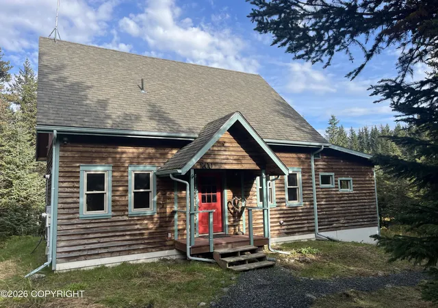 Photo 2 of Single family home for sale at 1500 Lincoln Dr, Homer, AK 99603 | MLS# 26-12320 | Listing updated on 2026-09-25