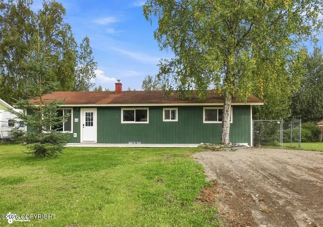 Photo 1 of Single family home for sale at 138 Farnsworth Blvd, Soldotna, AK 99669 | MLS# 26-11664 | Listing updated on 2026-09-23