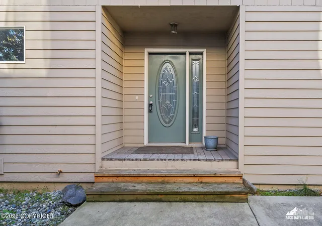Photo 3 of Sale Pending at 2431 Hillbrook Cir #7D, Anchorage, AK 99504 | MLS# 26-11270 | Listing updated on 2026-10-15