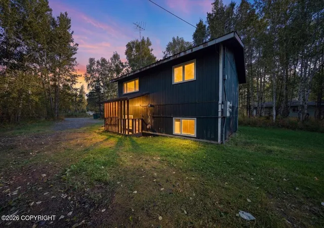 Photo 2 of Sale Pending at 5711 N Talgach View Dr, Wasilla, AK 99654 | MLS# 26-11296 | Listing updated on 2026-10-16