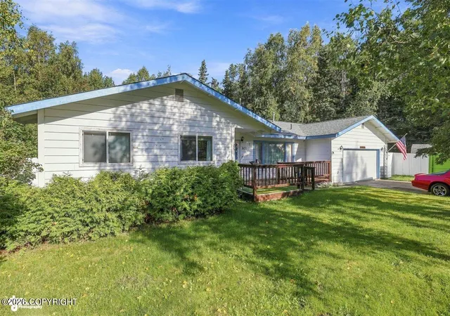 Photo 3 of Sale Pending at 3131 Spinnaker Dr, Anchorage, AK 99516 | MLS# 26-11292 | Listing updated on 2026-09-19