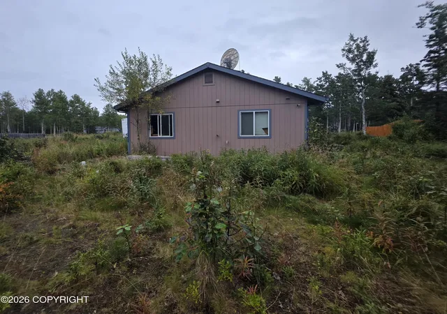 Photo 3 of Single family home for sale at 32877 Solstice St, Soldotna, AK 99669 | MLS# 26-11350 | Listing updated on 2026-09-29