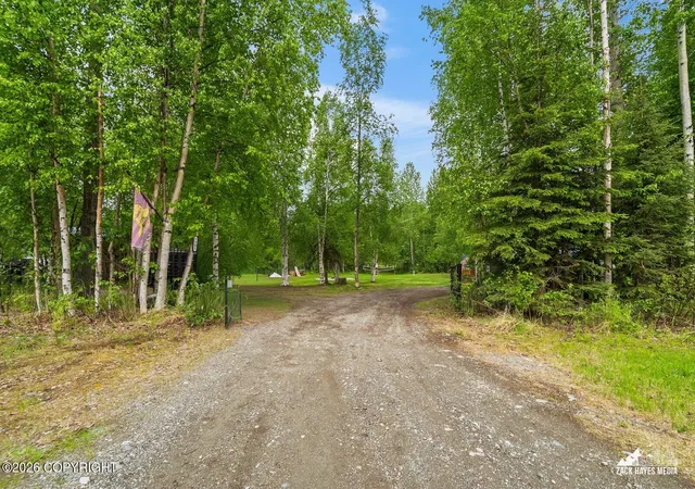 Photo 4 of Sale Pending at 7301 W Is Lake Dr, Wasilla, AK 99623 | MLS# 26-11349 | Listing updated on 2026-09-09