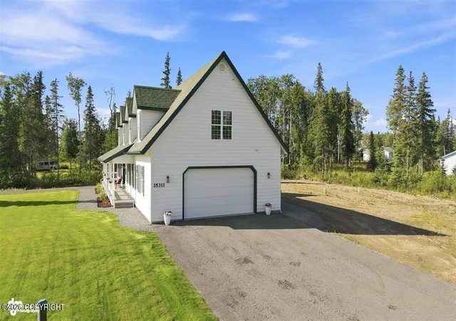 Photo 3 of Single family home for sale at 35311 Raintree Cir, Soldotna, AK 99669 | MLS# 26-11384 | Listing updated on 2026-09-28
