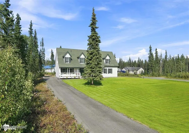 Photo 3 of Single family home for sale at 35311 Raintree Cir, Soldotna, AK 99669 | MLS# 26-11384 | Listing updated on 2026-09-28