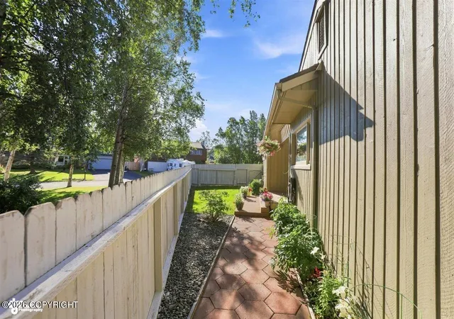 Photo 4 of Single family home for sale at 3570 Admiralty Bay Dr, Anchorage, AK 99515 | MLS# 26-11550 | Listing updated on 2026-09-14