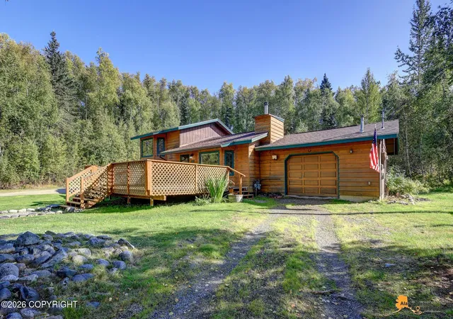 Photo 4 of Single family home for sale at 460 E Mcadoo Way, Wasilla, AK 99654 | MLS# 26-11583 | Listing updated on 2026-09-11