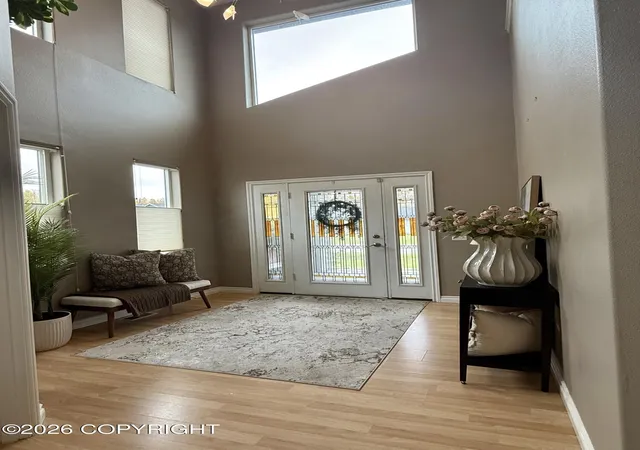 Photo 4 of Sale Pending at 9925 Poseidon Dr, Anchorage, AK 99515 | MLS# 26-11593 | Listing updated on 2026-10-17