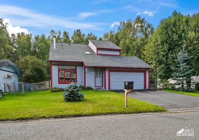 Photo 2 of Single family home for sale at 820 Woodmar Pl, Anchorage, AK 99515 | MLS# 26-11757 | Listing updated on 2026-09-11
