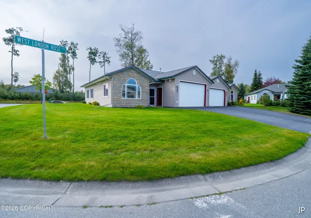 Photo 2 of Single family home for sale at 281 W London Rose Cir, Soldotna, AK 99669 | MLS# 26-11717 | Listing updated on 2026-09-14