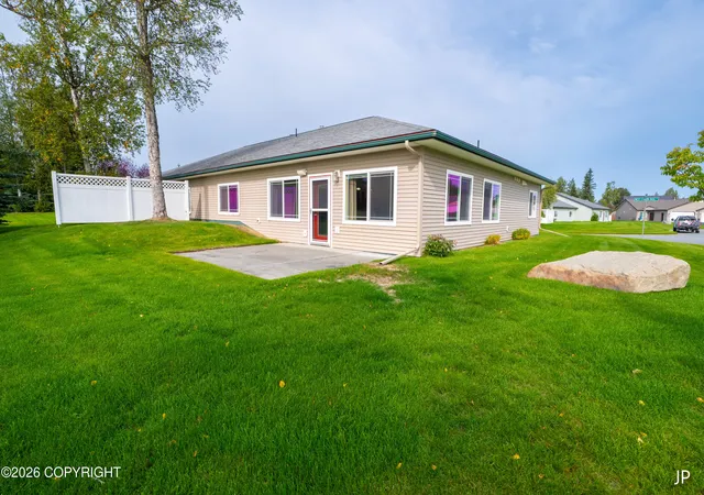 Photo 3 of Single family home for sale at 281 W London Rose Cir, Soldotna, AK 99669 | MLS# 26-11717 | Listing updated on 2026-09-14