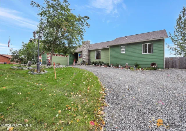 Photo 2 of Single family home for sale at 5620 W Birch Harbor Dr, Wasilla, AK 99623 | MLS# 26-11790 | Listing updated on 2026-10-15