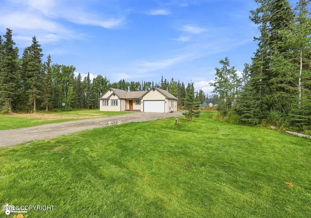 Photo 3 of Single family home for sale at 47184 Lawrence Ct, Soldotna, AK 99669 | MLS# 26-11744 | Listing updated on 2026-10-15