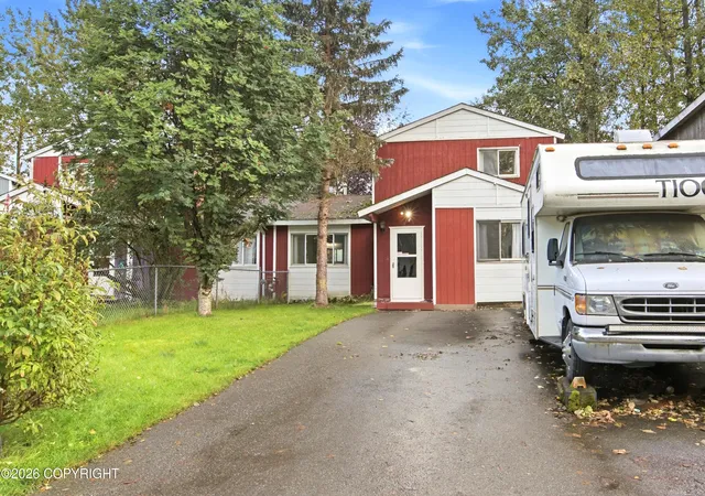 Photo 22 of Sale Pending at 8123 Harvest Cir, Anchorage, AK 99502 | MLS# 26-11743 | Listing updated on 2026-10-19