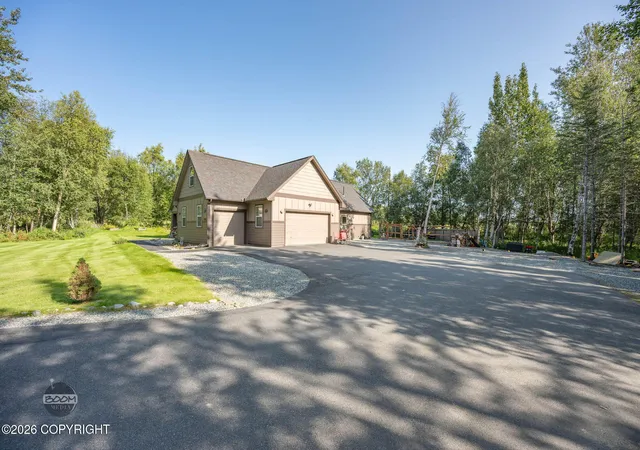 Photo 3 of Sale Pending at 10760 E Meadowlark Cir, Palmer, AK 99645 | MLS# 26-11780 | Listing updated on 2026-09-17