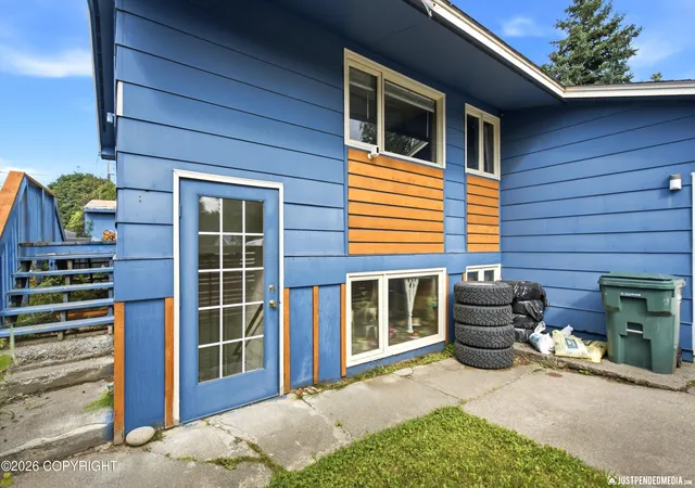 Photo 4 of Multi family home for sale at 2615 W 33rd Avenue, Anchorage, AK 99517 | MLS# 26-11832 | Listing updated on 2026-10-22