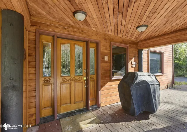 Photo 2 of Single family home for sale at 10190 Our Rd, Anchorage, AK 99507 | MLS# 26-11830 | Listing updated on 2026-10-08