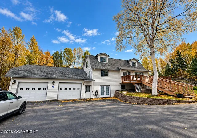 Photo 1 of Single family home for sale at 900 N Win Cir, Wasilla, AK 99654 | MLS# 26-11904 | Listing updated on 2026-10-17