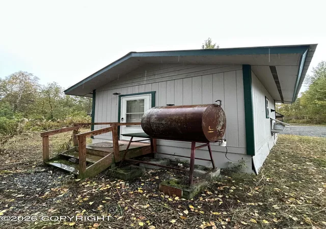 Photo 3 of Single family home for sale at 22081 S I St, Talkeetna, AK 99676 | MLS# 26-12101 | Listing updated on 2026-09-21