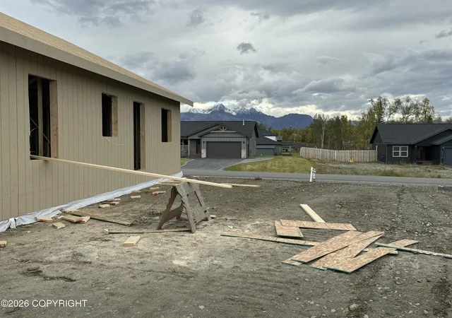 Photo 3 of Sale Pending at 2656 N Cottage Hl Dr, Palmer, AK 99645 | MLS# 26-12036 | Listing updated on 2026-10-09