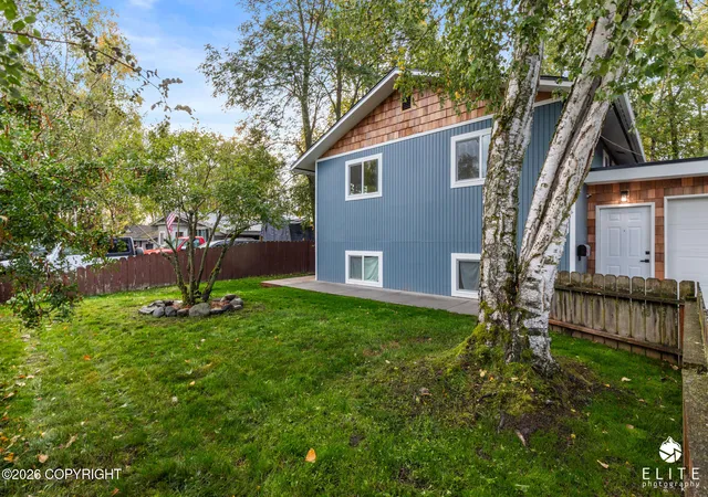 Photo 3 of Sale Pending at 5318 Caribou Ave, Anchorage, AK 99508 | MLS# 26-12437 | Listing updated on 2026-09-28