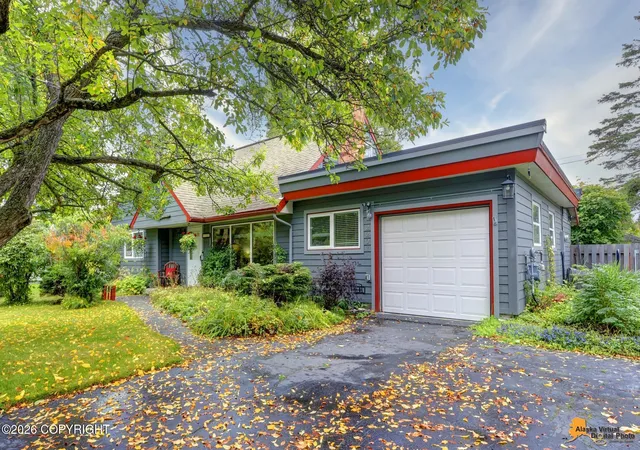 Photo 3 of Sale Pending at 2207 Turnagain Pkwy, Anchorage, AK 99517 | MLS# 26-12275 | Listing updated on 2026-09-29