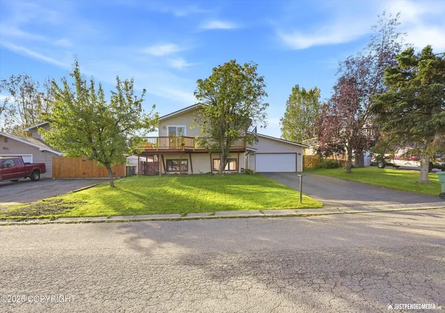 Photo 1 of Single family home for sale at 8420 Little Dipper Ave, Anchorage, AK 99504 | MLS# 26-12007 | Listing updated on 2026-10-09
