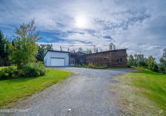Photo 2 of Single family home for sale at 41385 Sutherlin Rd, Soldotna, AK 99669 | MLS# 26-12240 | Listing updated on 2026-10-06