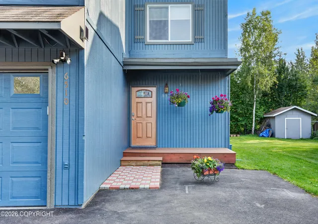 Photo 3 of Sale Pending at 6510 E 16th Avenue, Anchorage, AK 99504 | MLS# 26-12158 | Listing updated on 2026-10-12
